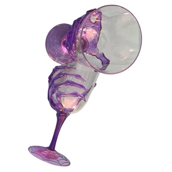 DRINKING GLASSES RESIN Lot Of 2 Purple‎ Skeleton Hand Resin Wine Glasses - Picture 8 of 9